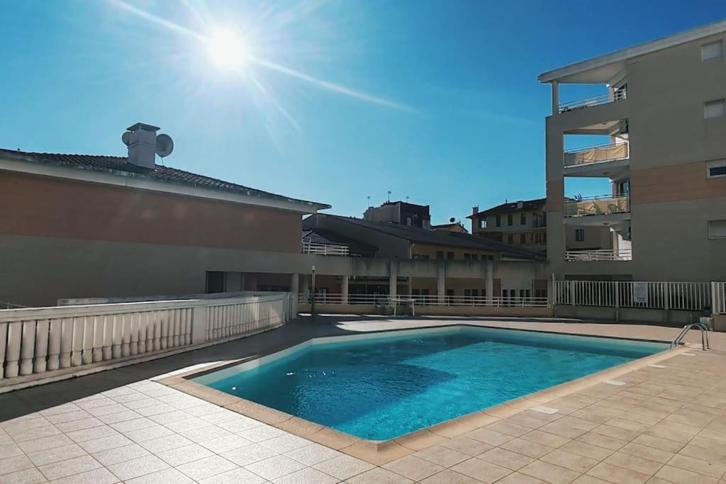 Charmant 2P, Piscine, Clim, A 5 Min De La Plage Vallauris Dış mekan fotoğraf